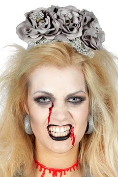 Diadem mit Blumen und Totenkopf