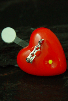 Blinkherz mit Anstecknadel und Batterie